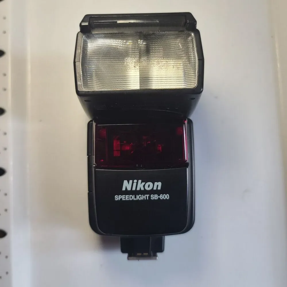 Nikon Speedlight SB-600 Shoe Mount Flash
